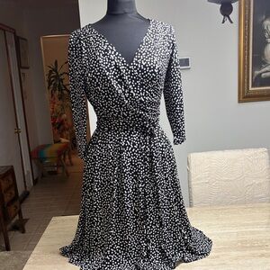 NWOT WHBM black with white polkadot dress with sash belt, Excellent Condition.